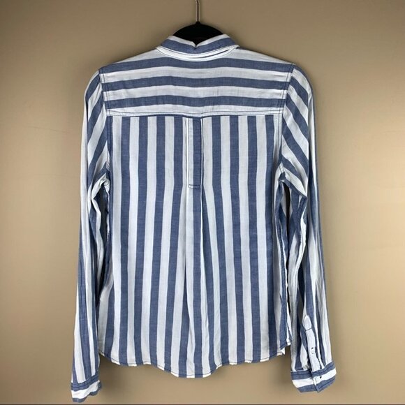 Hollister Cotton Blue Striped Button Up size Medium - Picture 2 of 13